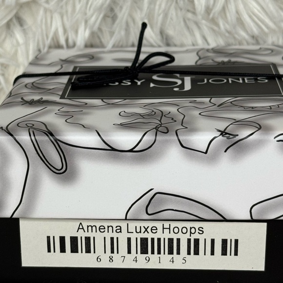 Sassy Jones Amena Luxe Hoops - Picture 4 of 4